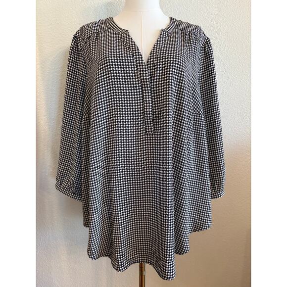 TORRID Harper Blouse | Checkered Black White 3/4 Sleeve Button| SIZE 2 - Picture 4 of 9